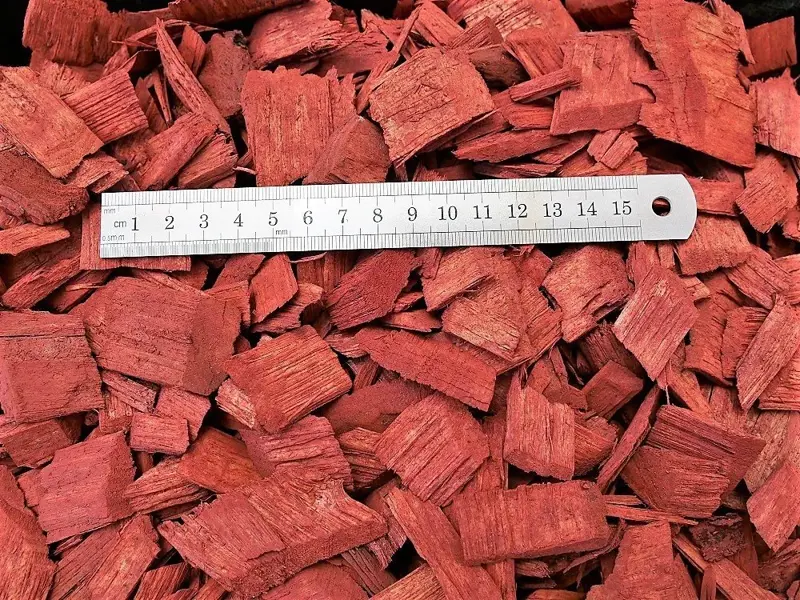 Red-dyed Pine Chip